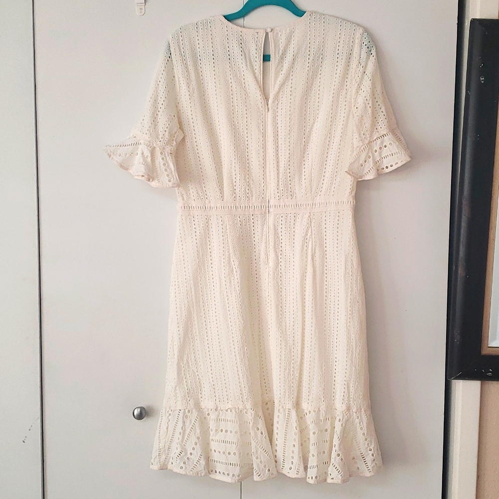 Banana Rebuplic Cream/White Eyelet Dress